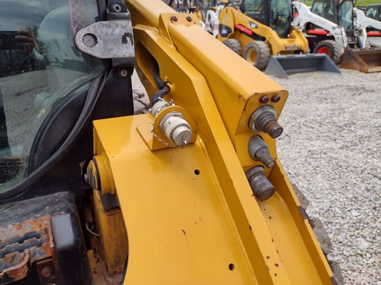 caterpillar-262d-image-27