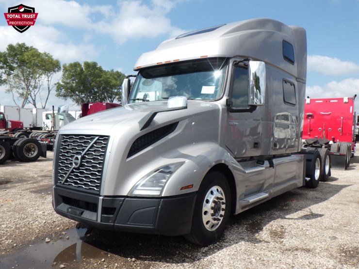 2020-volvo-vnl860-image-1
