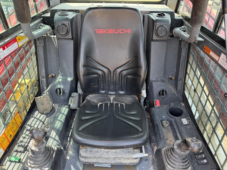 2023-takeuchi-tl12v2-image-20