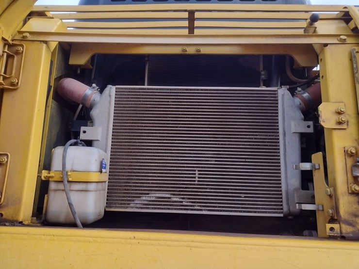 komatsu-pc350-lc-8-image-32