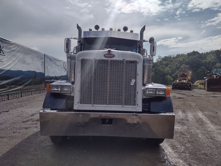 1995-peterbilt-378-image-2