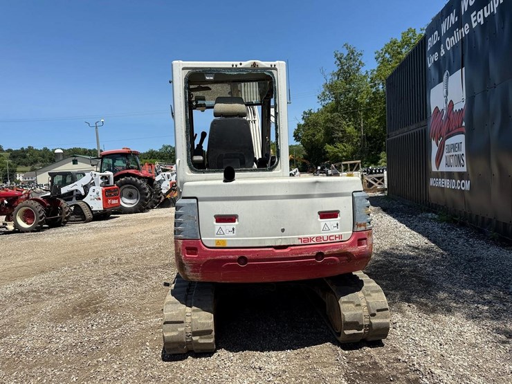 2012-takeuchi-tb250-image-3