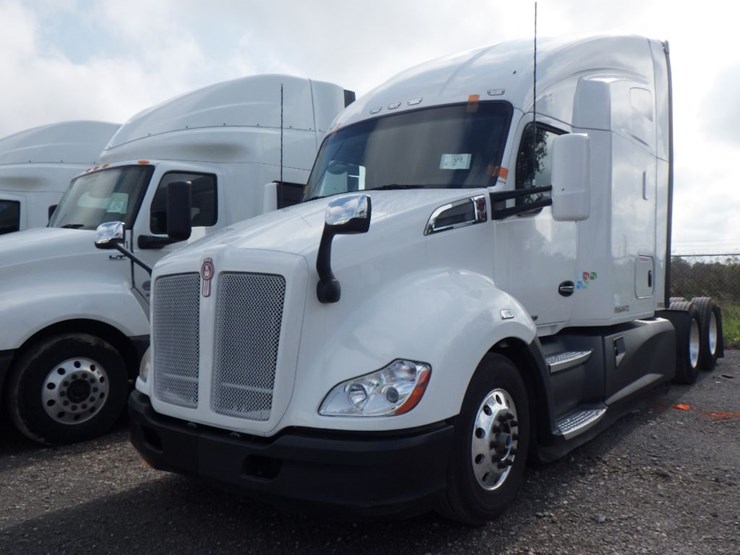 2021-kenworth-t680-image-1
