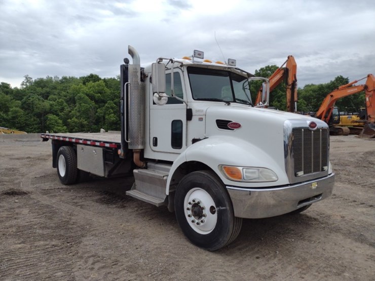 peterbilt-337-image-37