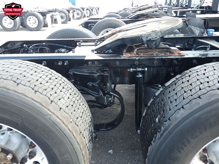2024-kenworth-t680-image-6