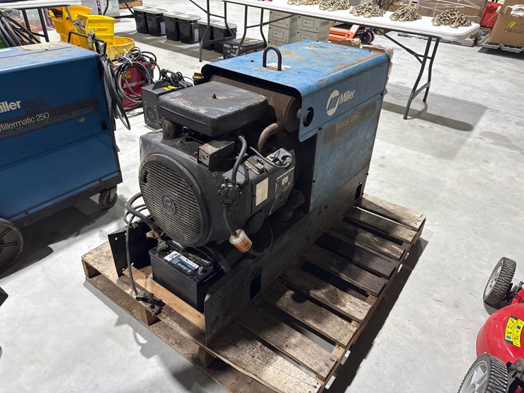 miller-bobcat-225g-image-3