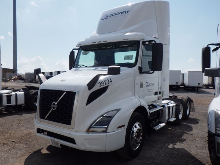 2019-volvo-vnr300-image-1