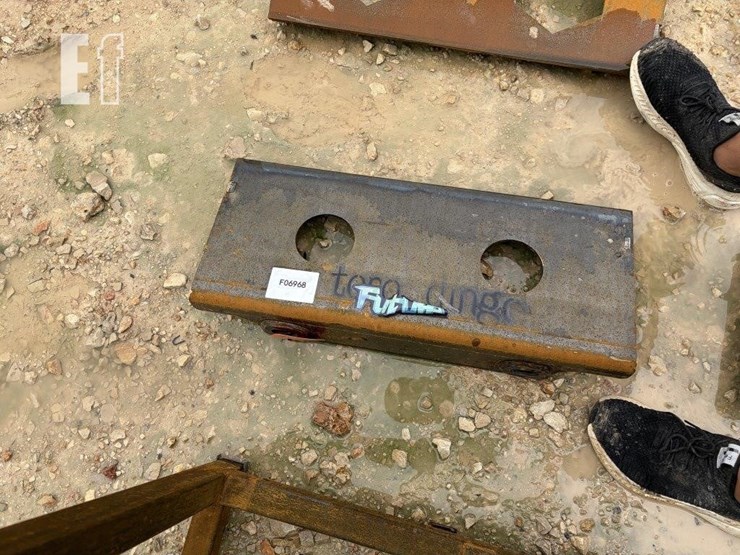 mini-ss-toro-dingo-mounting-plate-image-1