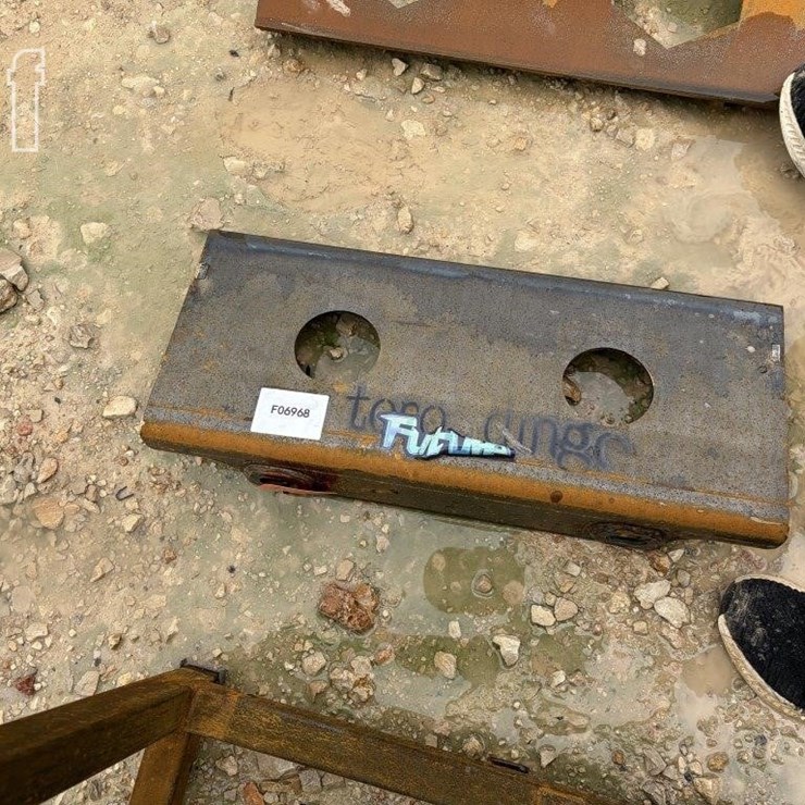 MINI SS TORO DINGO MOUNTING PLATE