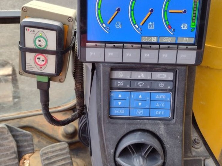 komatsu-pc350-lc-8-image-7