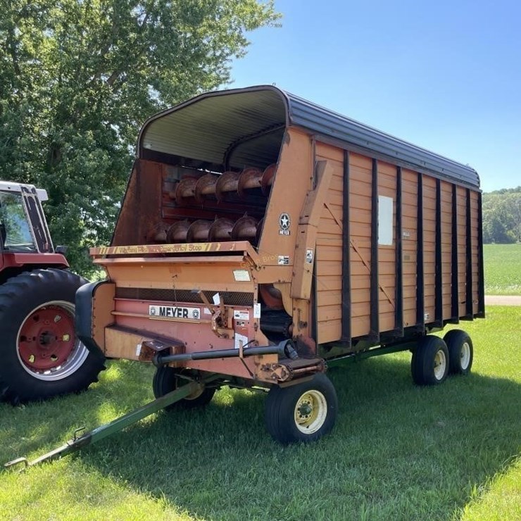 JOHN DEERE 770