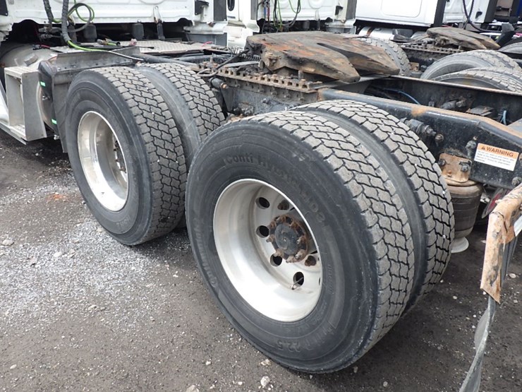 2017-freightliner-cascadia-125-image-13