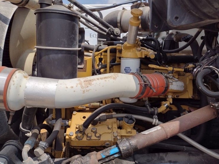 peterbilt-330-image-32
