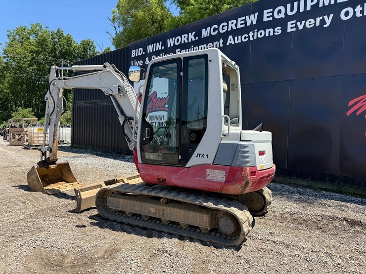 2012-takeuchi-tb250-image-2