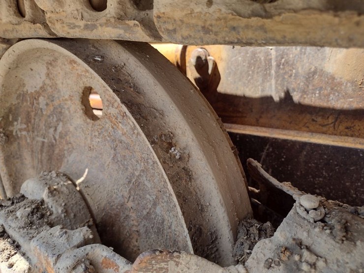 caterpillar-d4c-image-15