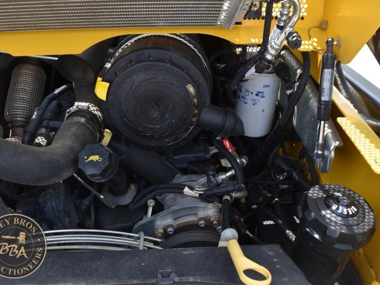 2019-new-holland-c232-image-26