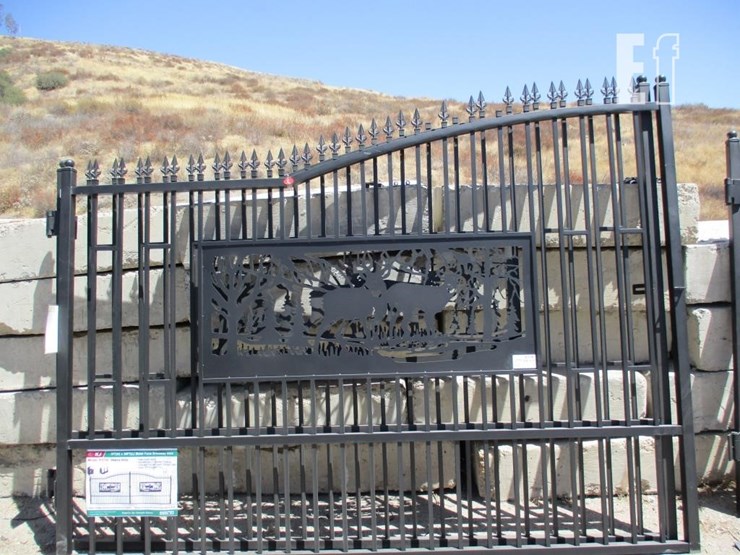 7'-x-20'-bi-parting-driveway-farm-gate-image-1