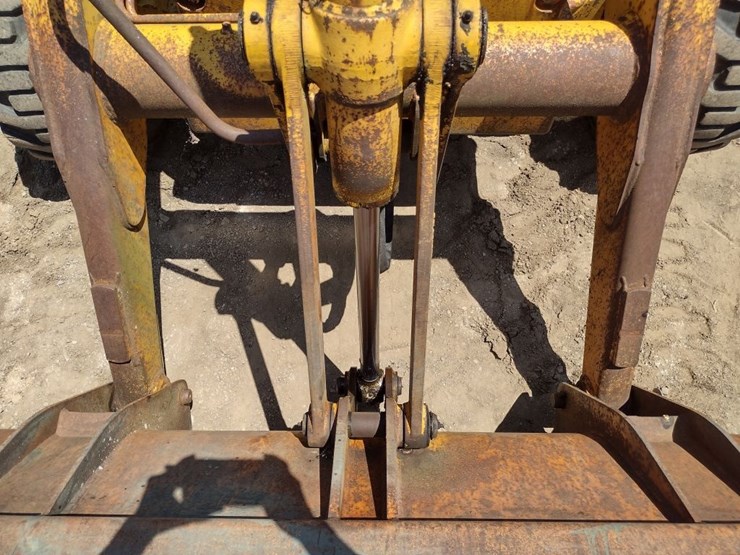 john-deere-310d-image-24