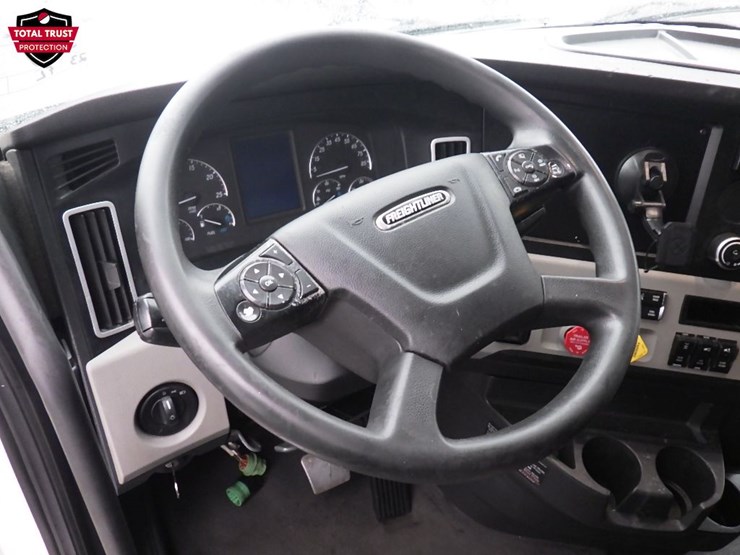 2023-freightliner-cascadia-126-image-20