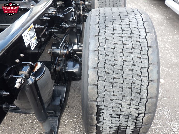 2024-kenworth-t680-image-7
