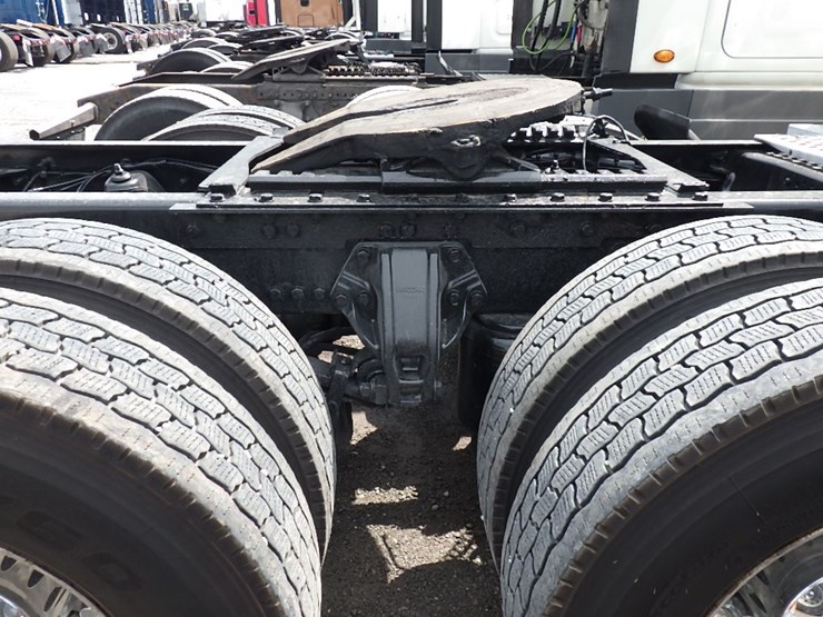 2016-kenworth-t800-image-8
