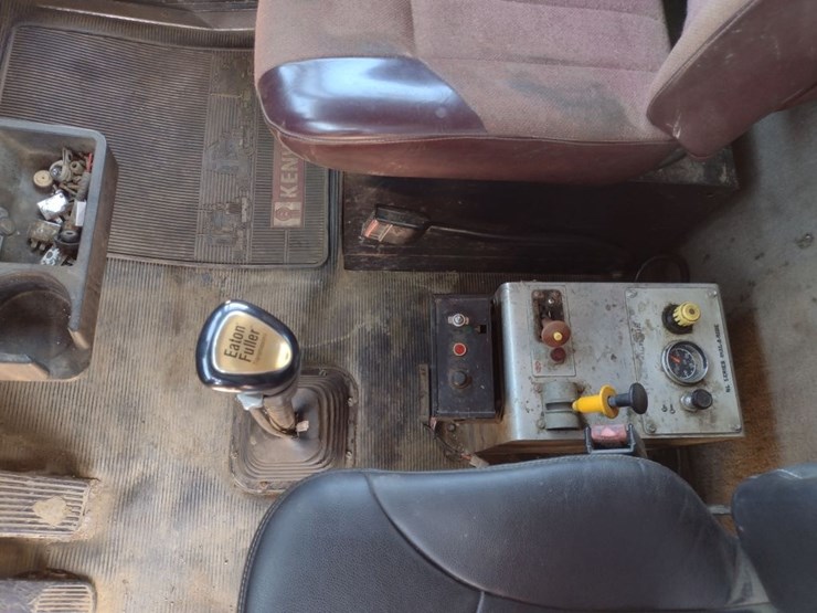 kenworth-w900-image-16