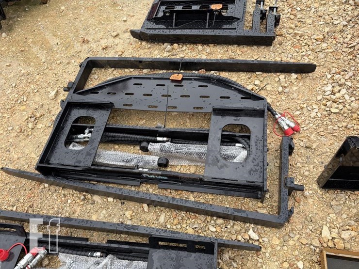 future-ss-pallet-forks-image-1