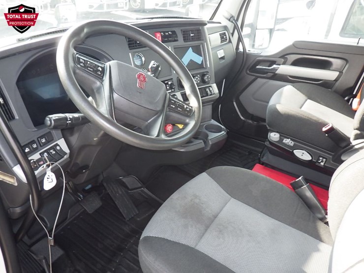 2024-kenworth-t680-image-13