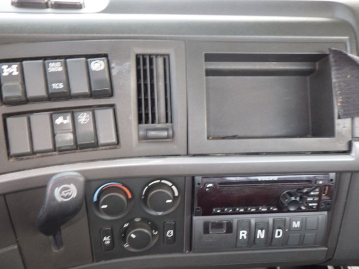2020-volvo-vnr300-image-17