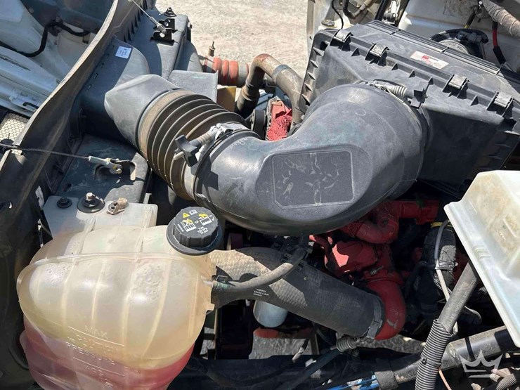 2015-ford-f750-image-8