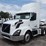 2017-volvo-vnl300-image-1