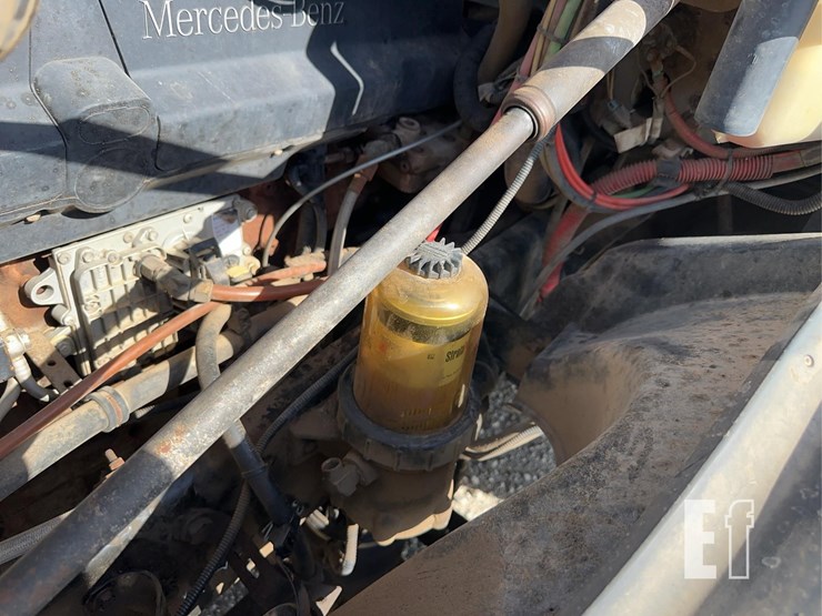 2004-freightliner-columbia-120-image-26