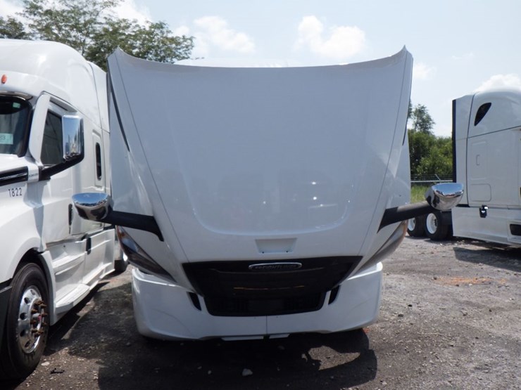 2021-freightliner-cascadia-126-image-25