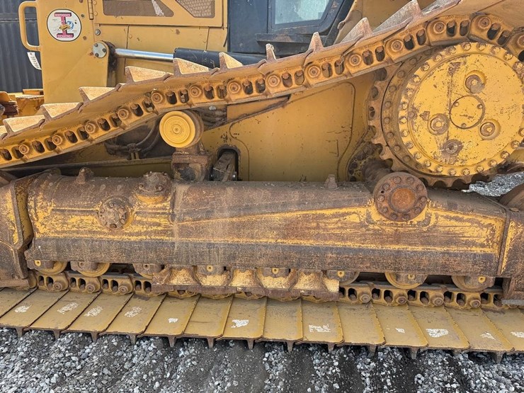 2013-caterpillar-d6n-lgp-image-16