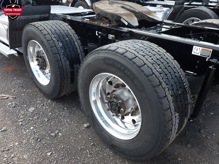 2024-kenworth-t680-image-13