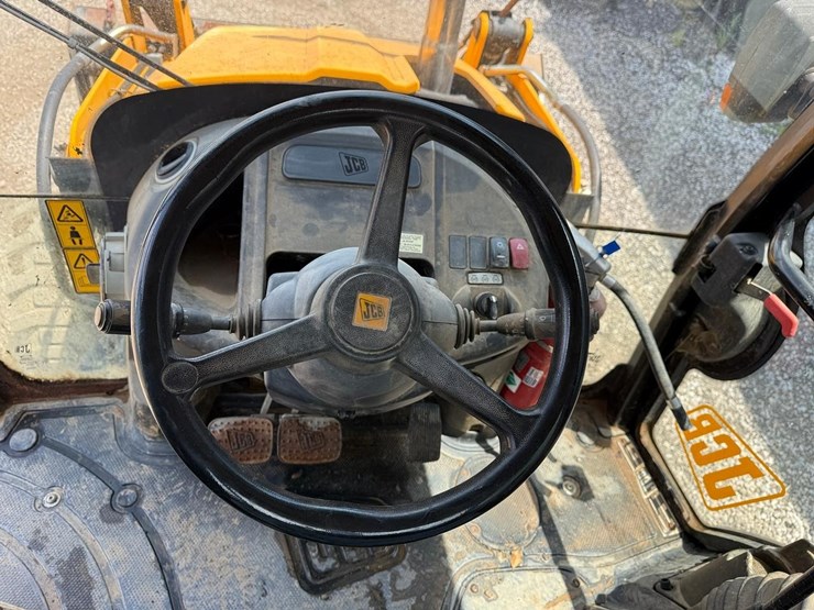 jcb-3cx14-image-23