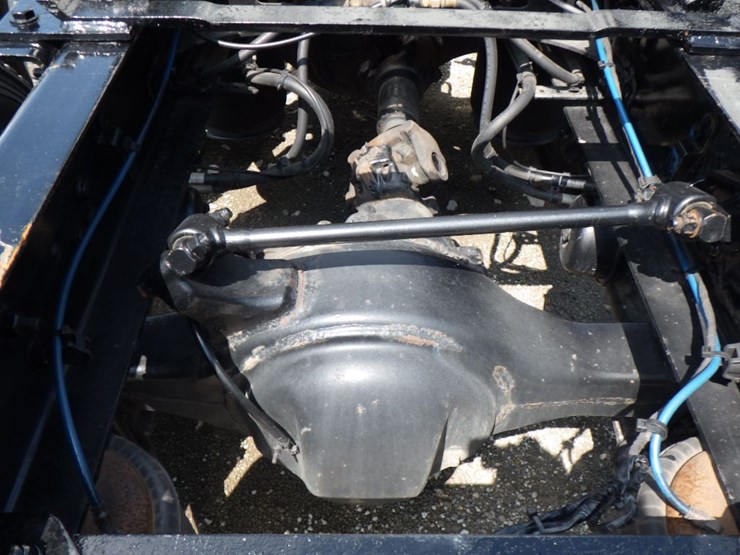 2021-freightliner-cascadia-126-image-11