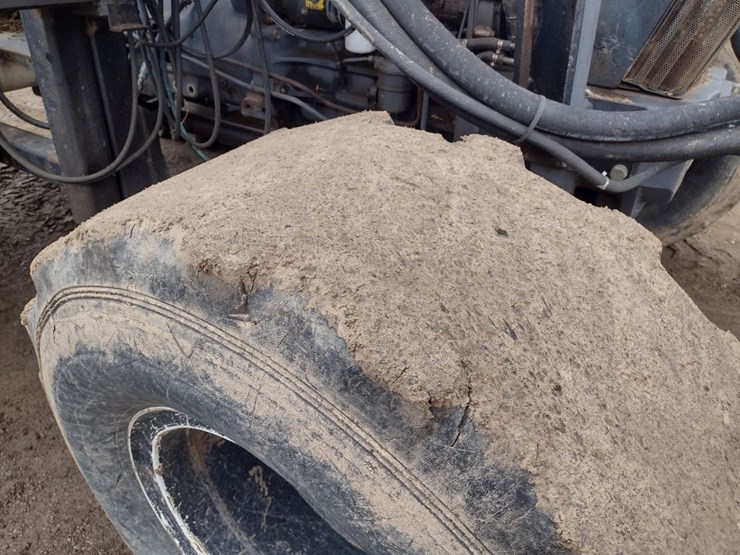 new-holland-7610s-image-25