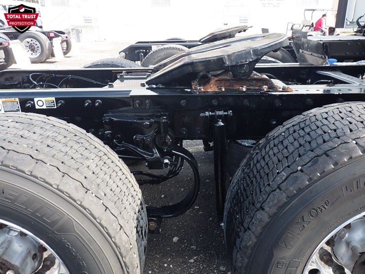2024-kenworth-t680-image-6