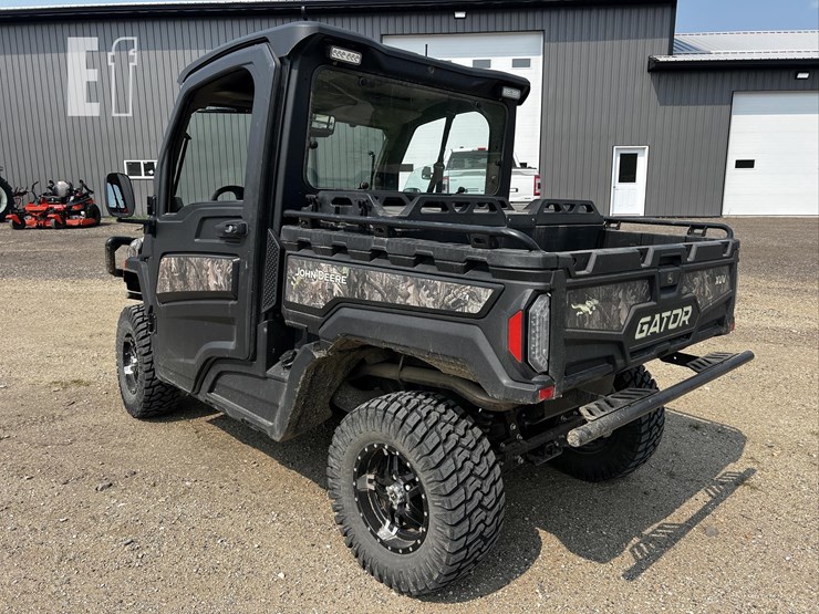 2025-john-deere-gator-xuv-835r-image-7