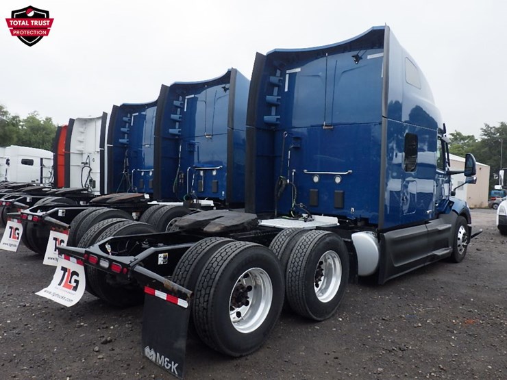 2023-peterbilt-579-image-10