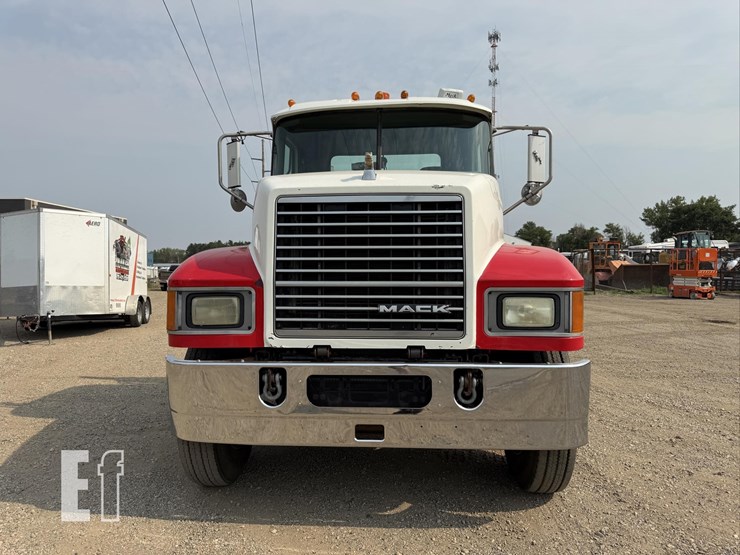 2012-mack-pinnacle-chu613-image-9