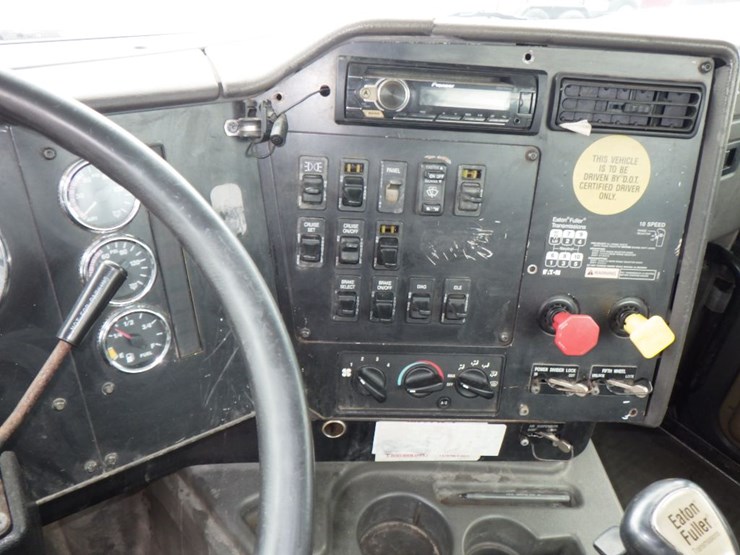 2001-international-9400i-image-19