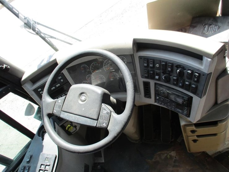 1999-mci-e4500-image-9