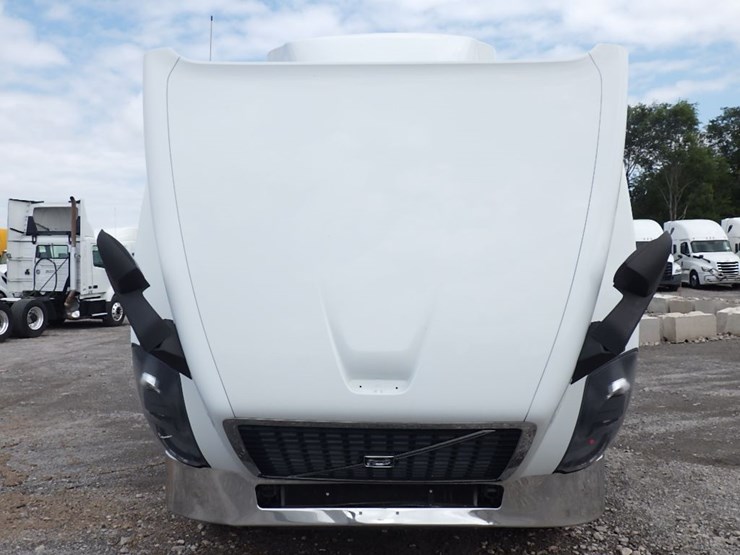 2017-volvo-vnl300-image-24