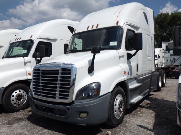 2016-freightliner-cascadia-125-evolution-image-1