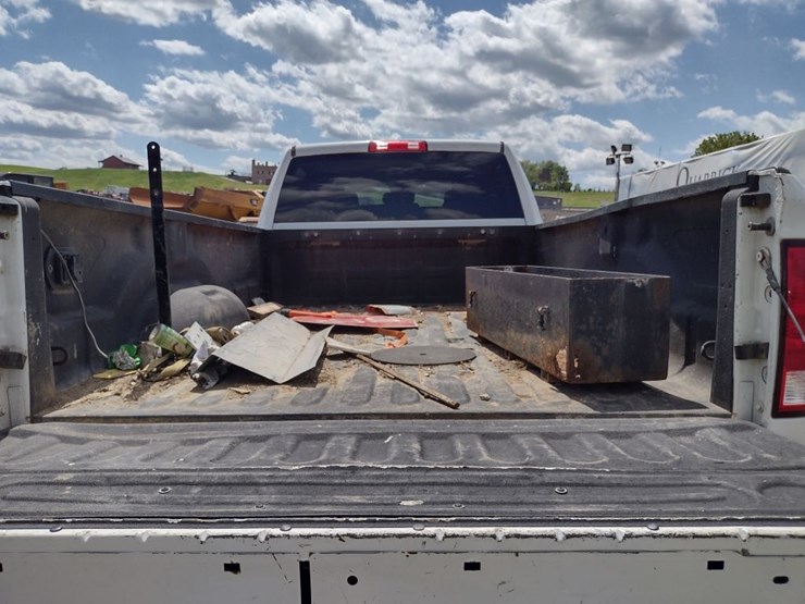 18-dodge-2500-image-24
