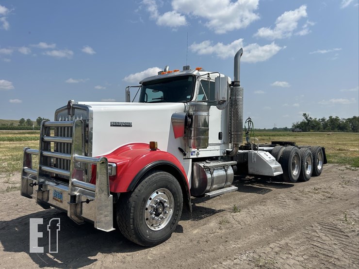 2007-kenworth-w900-image-1