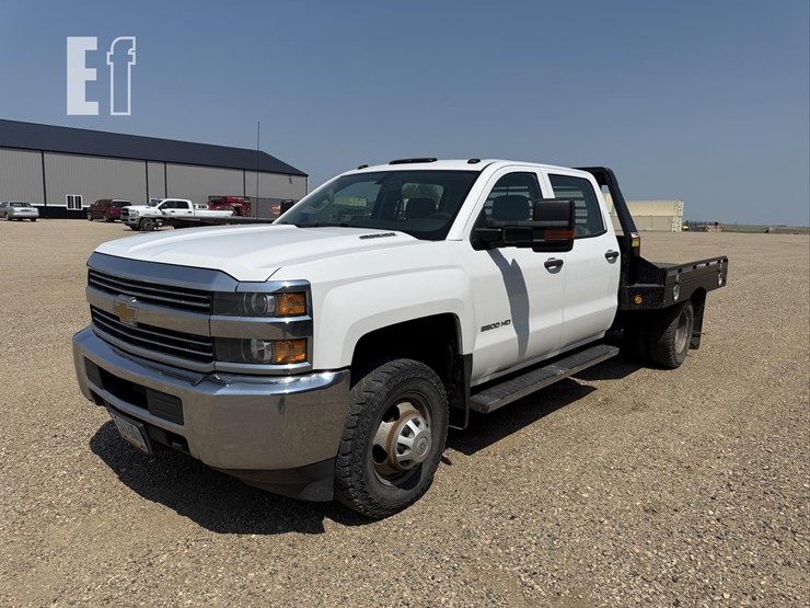 2015-chevrolet-3500hd-image-1