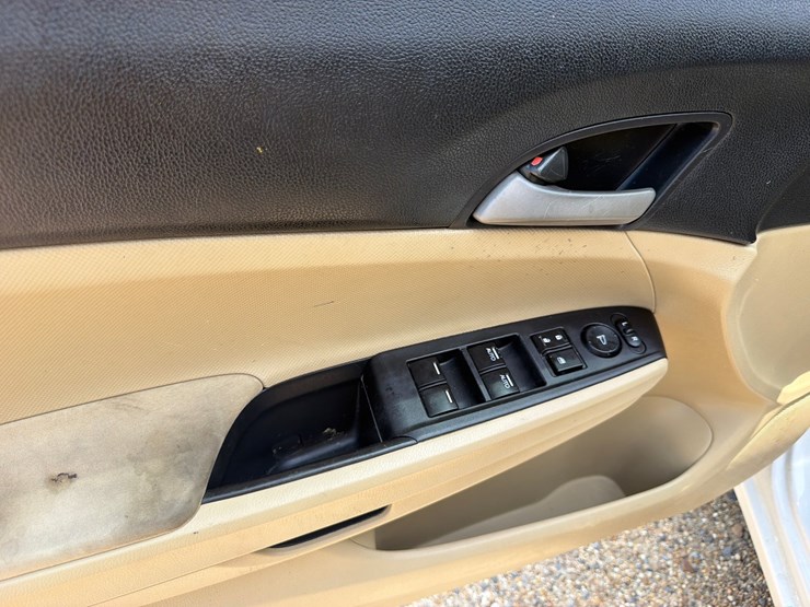 #36586-•-2012-honda-accord-image-8